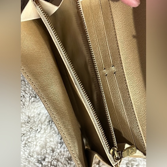 Louis Vuitton Sarah Cream and Gray Long wallet - Picture 12 of 15